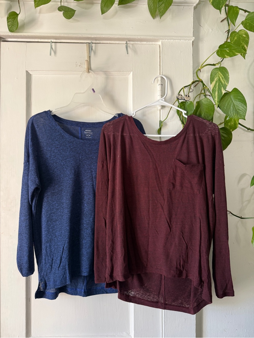 Old Navy Lightweight Scoop Neck Sweaters - Navy & Burgundy boyfriend size M (2)